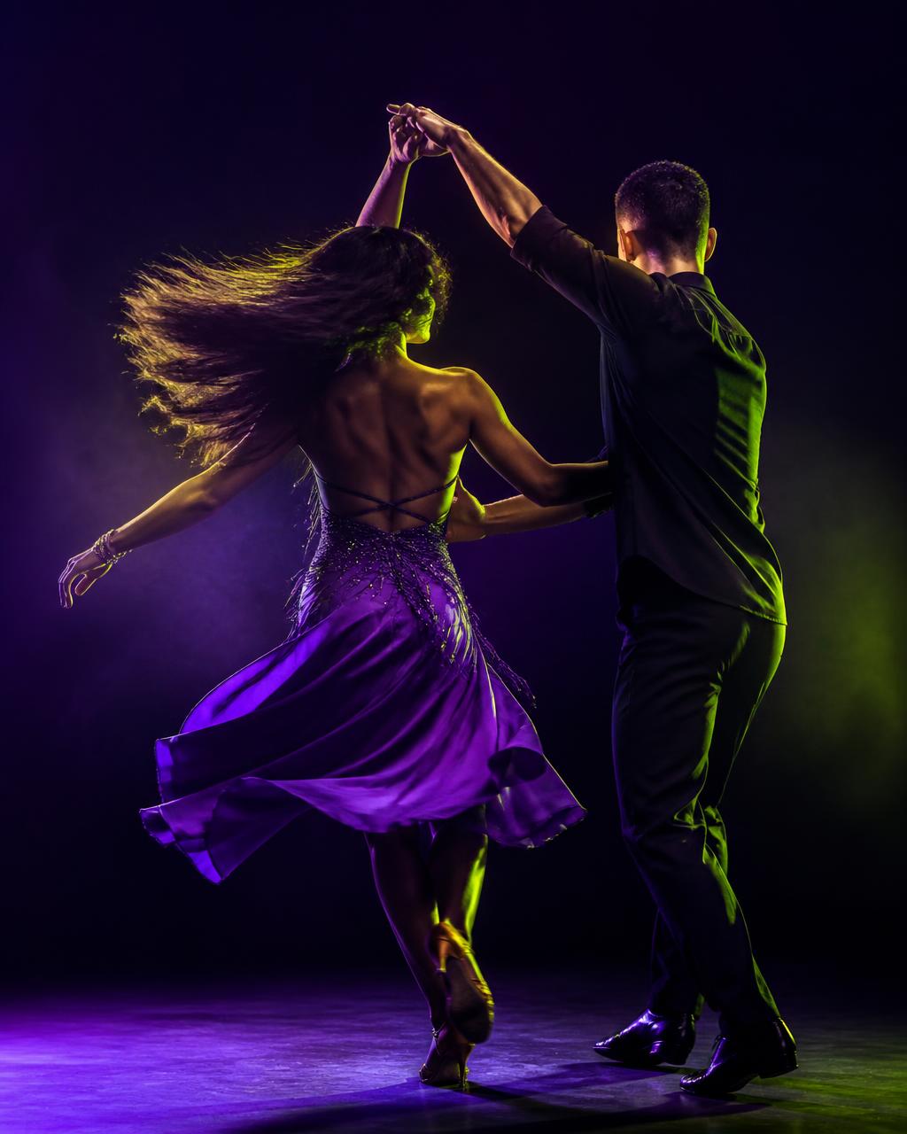 Coppia che danza danze caraibiche e latino-americane, corso a VYRA ad Alba Adriatica